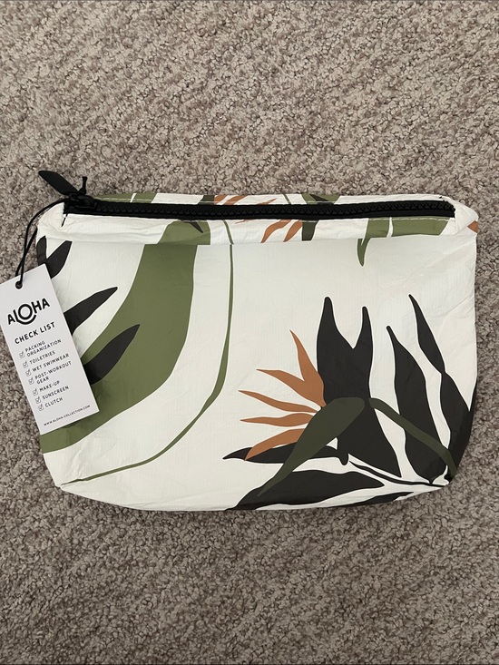 ALOHA Collection Handbags - ALOHA Splash Proof Travel Pouch